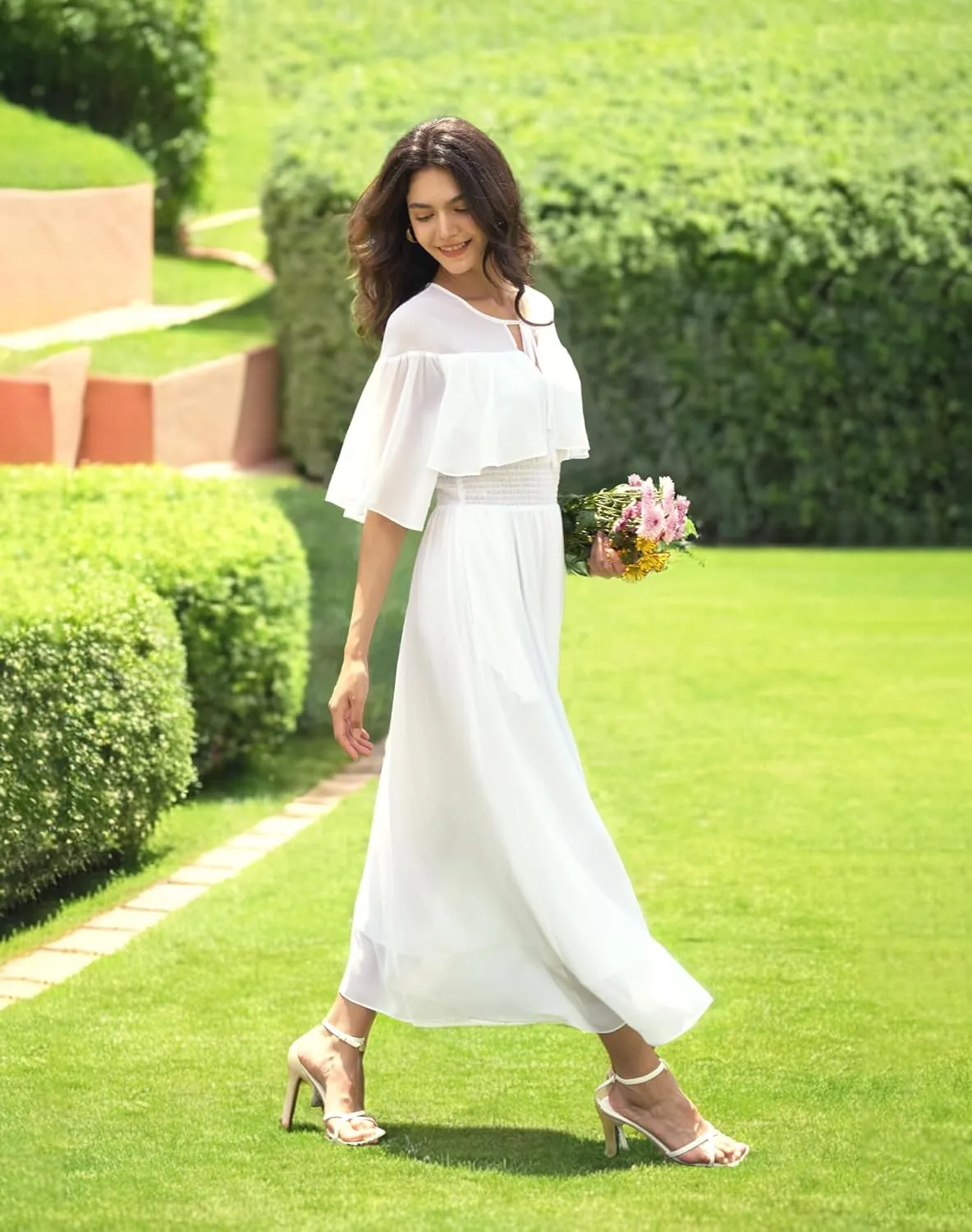 Women's White Chiffon Maxi Dress 2025 Spring Summer Boho Smocked Waist Short Sleeve A-Line Beach Dress with Pockets